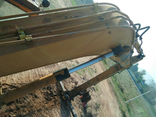 ขายรถแบคโฮ KOMATSU PC200-3 ขายรถแบคโฮ KOMATSU PC200-3