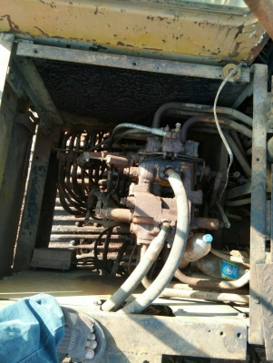 ขายรถแบคโฮ KOMATSU PC200-3 ขายรถแบคโฮ KOMATSU PC200-3