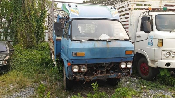 ขาย 110,000 รถ6ล้อ ISUZU 9680287 เครื่อง 4BB1-98 แรง หัวพอใช้ เครื่องดี เกียร์ดี กะบะคอกแซง กว้าง 2.04 ม.ยาว 4.25 ม. สูง 1.69 ม. เล่มทะเบียน รถอยู่ กทม.แจ้งวัฒนะ 090-772-3710 090-772-3708