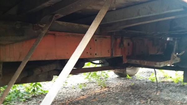 ขาย 180,000 รถ6ล้อ HINO KM 310 เครื่อง 6BB1-145 แรง หัวดี ยางดี คัชซีสวย กะบะคอกบรรทุก กว้าง 2.30 ม. ยาว 4.40 ม. สูง 1.60 ม. เล่มทะเบียน รถพร้อมใช้ รถอยู่ กทม.แจ้งวัฒนะ 090-772-3710 090-772-3708