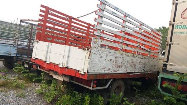 ขาย 180,000 รถ6ล้อ HINO KM 310 เครื่อง 6BB1-145 แรง หัวดี ยางดี คัชซีสวย กะบะคอกบรรทุก กว้าง 2.30 ม. ยาว 4.40 ม. สูง 1.60 ม. เล่มทะเบียน รถพร้อมใช้ รถอยู่ กทม.แจ้งวัฒนะ 090-772-3710 090-772-3708