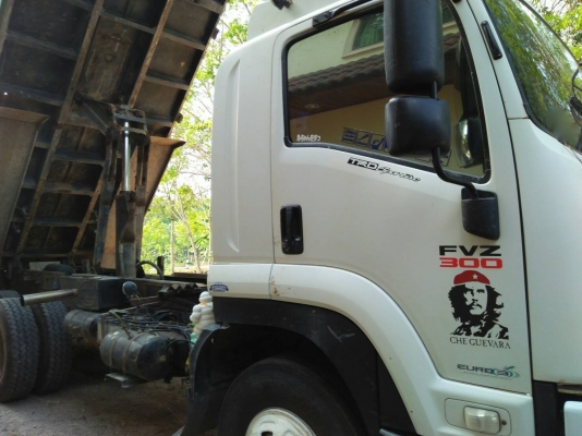 รถอีซุซุ 10 ล้อดั้ม FVZ 300 แรงม้า ปี 53. สนใจติดต่อ 081 - 6079515