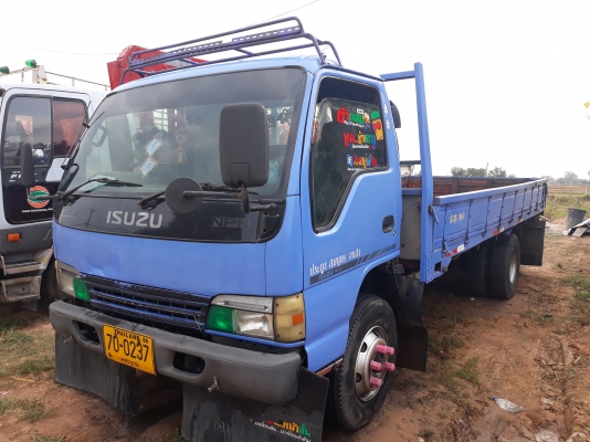 ISUZU NPR 130 แรงปี 48 ยาว 5 เมตร F หน้า/หลัง เครื่องดี คัสซีสวย ราคา 420,000 สนใจติดต่อ 0935604445