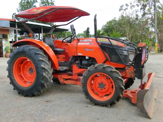 ❥สินค้าเข้าใหม่ M6040คันที่2&raquo;&raquo;พร้อมใช้งาน  รถปี53 มีเล่มทะเบียนพร้อมโอนคะ???????? พร้อมอุปกรณ์ 2ชิ้น ผาน6+ใบดันหน้า ราคา540000บาท ชั่วโมงทำงาน 1234ชม. ↠↠สนใจติดต่อสอบถาม↠0906910337 ⛽️พิกัดร้าน ส.เจริญแทรกเตอร์ อ. บางระกำ จ. พิษณุโลก