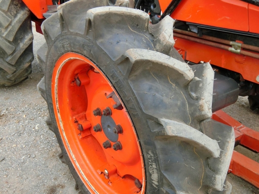 ❥สินค้าเข้าใหม่ M6040คันที่2&raquo;&raquo;พร้อมใช้งาน  รถปี53 มีเล่มทะเบียนพร้อมโอนคะ???????? พร้อมอุปกรณ์ 2ชิ้น ผาน6+ใบดันหน้า ราคา540000บาท ชั่วโมงทำงาน 1234ชม. ↠↠สนใจติดต่อสอบถาม↠0906910337 ⛽️พิกัดร้าน ส.เจริญแทรกเตอร์ อ. บางระกำ จ. พิษณุโลก