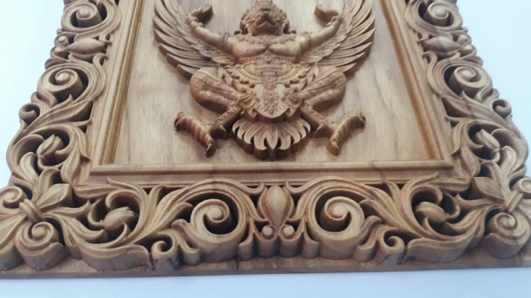 ไม้พยอมแกะสลักด้วยเครื่อง CNC งานละเอียดมากครับเหมาะแก่การใส่กรอบหลุยส์หรือนำไปใส่ตู้โชว์ประดับบารมี ราคา 2,600 บาท รวมส่ง EMS หรือขนส่งเคอรี่