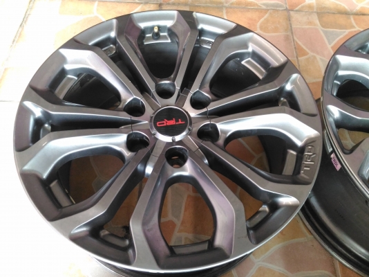 ล้อ TRD 18 แท้ พร้อมยางปี 16