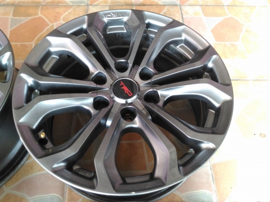 ล้อ TRD 18 แท้ พร้อมยางปี 16