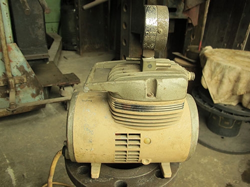 ขายปั๊มลมอเมริกาแท้ Thomas ขนาดเล็ก ขายปั๊มลมอเมริกาแท้ Thomas ขนาดเล็ก