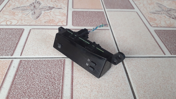 นาฬิกาดิจิตอลติดรถยนต์