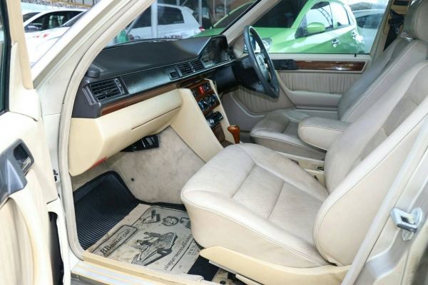 BENZ E220 W124 1995 (ขายสด)