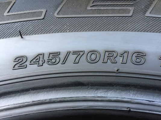 ยาง Bridgestone 245 70 16 ปลายปี17 มีให้เลือก3ชุด ดอกเต็ม เนื้อนิ่มๆ ใช้ยาว ราคาไม่แพง