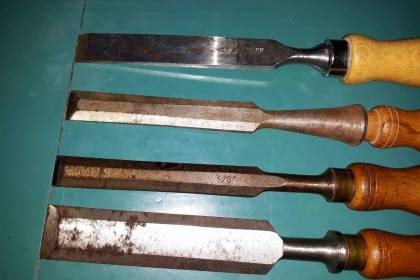 ขายสิ่วฉลามสามดาว หลายขนาดด้ามไม้สวยงาม MADE IN SWEDEN.เก่าเก็บ ขายสิ่วฉลามสามดาว หลายขนาดด้ามไม้สวยงาม MADE IN SWEDEN.เก่าเก็บ