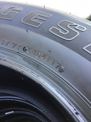HOT.! ชุดนี้แค่ 13,500.- ขายยางป้ายแดง BRIDGESTONE 684II 265-65-17 ปี17 ชุดละ 13,500 บาท HOT.! ชุดนี้แค่ 13,500.- ขายยางป้ายแดง BRIDGESTONE 684II 265-65-17 ปี17 ชุดละ 13,500 บาท