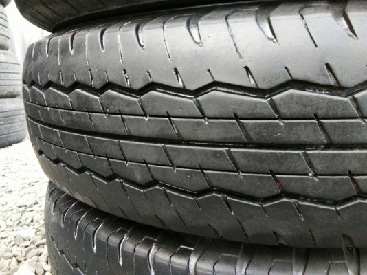ขายยาง 195R15 DUNLOP ปี17 ดอกยางสวยสดเท่ากัน ชุดละ 3200 บาท