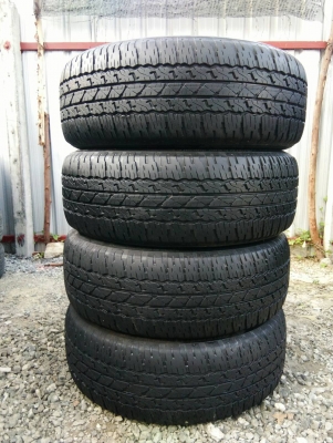 ขายยาง 265/65R17 บริดจสโตน ปลายปี15 ดอกยางเต็มสวยสดไม่ร้าวไม่มีปะ ชุดละ 3900 บาท