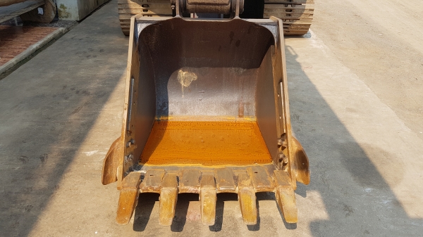 ขายรถแบ็คโฮ HITACHI ZX160LC-5G ใช้งาน 8,592 ชั่วโมง สภาพนางฟ้า เอกสารเล่มทะเบียน