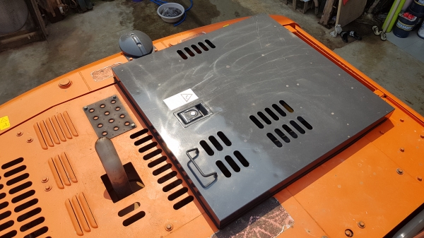 ขายรถแบ็คโฮ HITACHI ZX160LC-5G ใช้งาน 8,592 ชั่วโมง สภาพนางฟ้า เอกสารเล่มทะเบียน