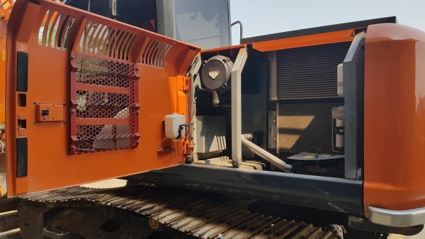 ขายรถแบ็คโฮ HITACHI ZX160LC-5G ใช้งาน 8,592 ชั่วโมง สภาพนางฟ้า เอกสารเล่มทะเบียน