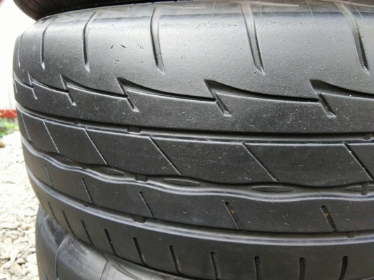 ขายยาง 225/55R17 บริดจสโตน โพเทนซ่า RE003 ปลายปี15 ดอกยางหนาสดสวยเท่ากัน ชุดละ 3900 บาท