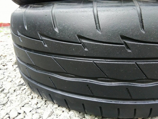 ขายยาง 225/55R17 บริดจสโตน โพเทนซ่า RE003 ปลายปี15 ดอกยางหนาสดสวยเท่ากัน ชุดละ 3900 บาท