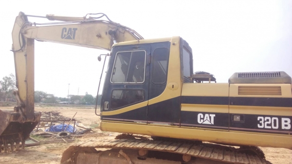 ขายรถแบคโฮ CAT320Bโซ่หนาไหฟ้าเต็มเอกสารทะเบียน