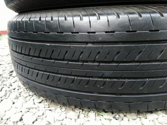 ขายยาง 215/65R16 บริดจสโตน ดูราวิส ปลายปี16 ดอกยางสวยสดไม่แตกลายไม่ร้าวไม่มีปะใช้งานมาน้อยมาก ชุดละ 