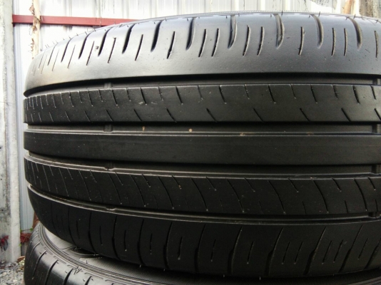 ขายยาง 225/50R17 DUNLOP  ปี17 ดอกยางสวยสดเท่ากันไม่แตกลานไม่ร้าวไม่มีปะใช้งานมากน้อย ชุดละ 4500 บาท