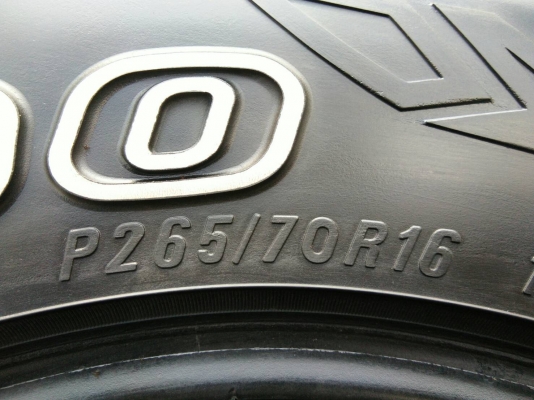 ขายยาง 265/70R16 MAXXIS BARVO A/T ปี16 ดอกยางเต็มสวยสดไม่แตกลายไม่ปะใช้งานกันยาวๆ ชุดละ 6500 บาท