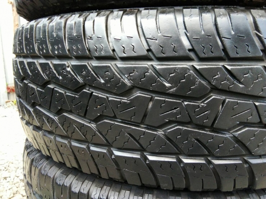ขายยาง 265/70R16 MAXXIS BARVO A/T ปี16 ดอกยางเต็มสวยสดไม่แตกลายไม่ปะใช้งานกันยาวๆ ชุดละ 6500 บาท