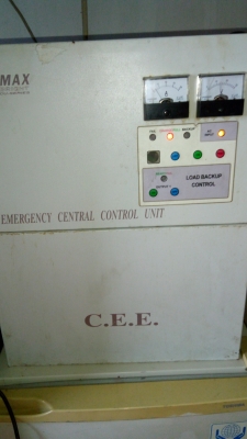 เครื่องจ่ายพลังงานฉุกเฉิน 12 โวลล์