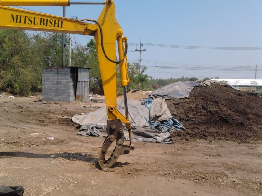 ขายแบคโฮ มิตซูบิชิ ปากคีบ ขนาดเท่า PC-60 ขายแบคโฮ มิตซูบิชิ ปากคีบ ขนาดเท่า PC-60