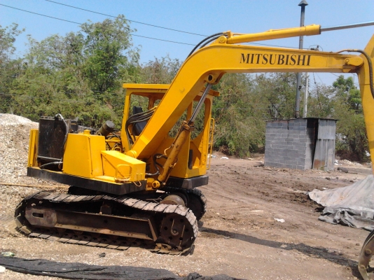 ขายแบคโฮ มิตซูบิชิ ปากคีบ ขนาดเท่า PC-60 ขายแบคโฮ มิตซูบิชิ ปากคีบ ขนาดเท่า PC-60