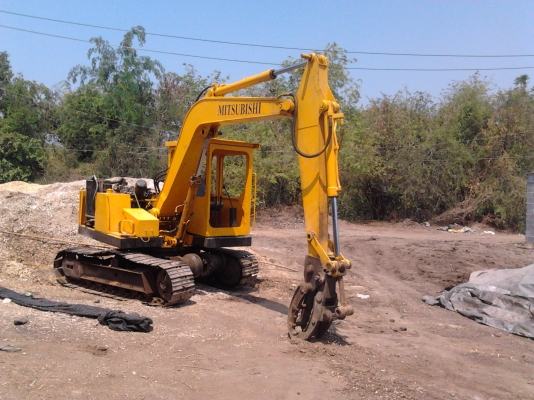 ขายแบคโฮ มิตซูบิชิ ปากคีบ ขนาดเท่า PC-60