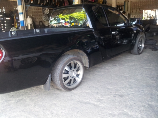 แม็ก 18 ถอดจาก triton พร้อมยาง