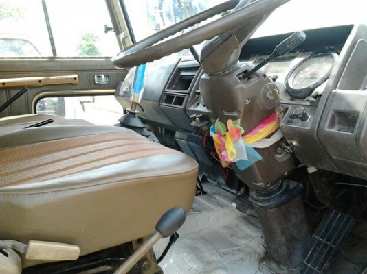 ***ขายแล้วครับขอบคุณ Truck2hand ขาย 10ล้อ2เพลาดั๊ม HINO KT920 เครื่อง6BF1 185แรง(ใบคุม) เครื่องดีฟิตใหม่ ไม่เยิ้ม ช่วงล่าง2เพลาRocky คัสซีดี เก็บงานแล้ว สีบิวด์ใหม่ทั้งคัน สวย หัวบาง ภายในครบ แอร์มีระบบ เบรคทริฟฟี่ สโลว์อินเตอร์3สปีด ยางดี10เส้น สภาพจบๆไม