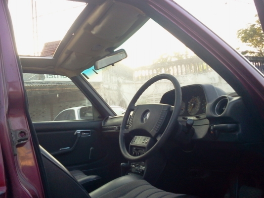 ขายBenz 230e  w 123 สเปคอังกฤษแท้  มีซันรุฟ  เจ้าของมือเดียว พร้อมโอนคับ