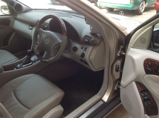 ขายด่วน Benz c200 Compressor Elegance ออโต้ ปี2003 สภาพสวย ไม่มีชน
