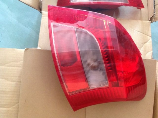 ขายด่วนไฟท้าย ยาริส ปี06