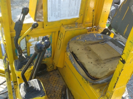 ขายรถขุด komatsu pc12uu เก่านอกยังไม่เคยใช้งานในไทย