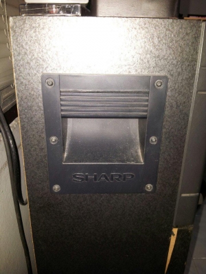 ขายเครื่องเสียง 2 ชุด ถูกๆ  yamaha 1 ชุด and shrp 1 ตู้ ชุดละ1500(เหมา2ชุด=2000บาท)