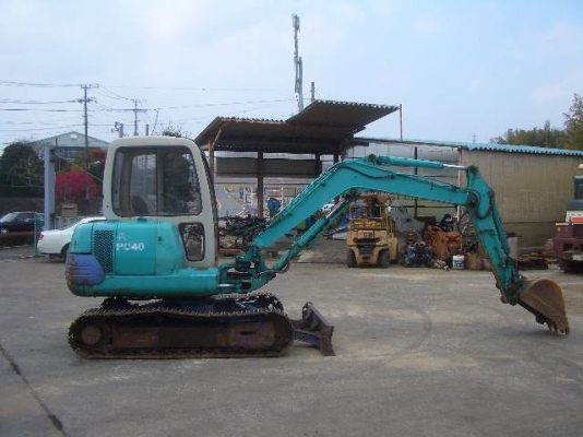 ขายรถขุดเล็ก Komatsu PC40-7 #24617 นำเข้าจากญี่ปุ่น สนใจติดต่อหนิง โทร. 080-656-5422