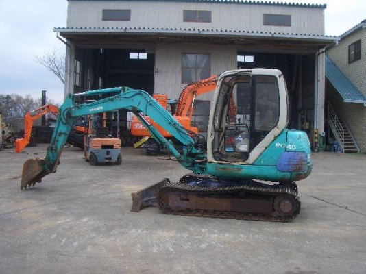 ขายรถขุดเล็ก Komatsu PC40-7 #24617 นำเข้าจากญี่ปุ่น สนใจติดต่อหนิง โทร. 080-656-5422