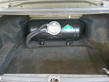 ฟรีดาวน์ ท้ายโด่ง 93 TOP ABS เครื่อง2.0 ออโต้ แก๊ส จัดผ่านรับรถเลย