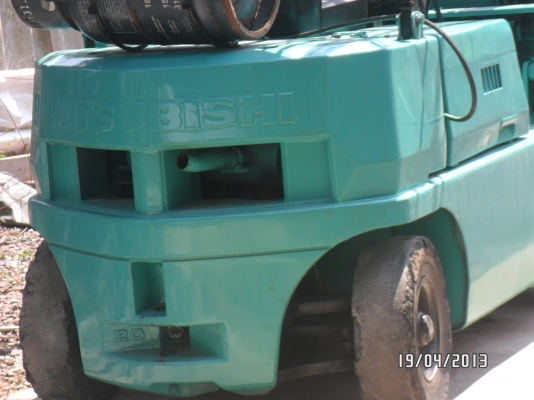 ขายรถยกฟอร์คลิฟท์MITSUBISHI:2ตัน:เบนซินติดแก๊สเครื่องดีเกียร์ดีราคา155000บาท