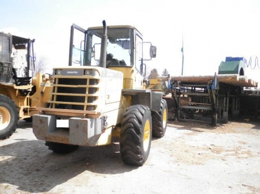 เก่านอกแท้ ค่ะ WA100-3 จากญี่ปุ่น สภาพสวยพร้อมใช้งานแน่นอน สนใจโทรเลยค่ะ 087-3310254 เจี๊ยบค่ะ