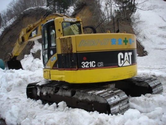 เก่านอกแท้ ค่ะ รถขุด Caterpillar 321C  จากญี่ปุ่น สภาพสวยพร้อมใช้งานแน่นอน สนใจโทรเลยค่ะ 087-3310254 เจี๊ยบค่ะ