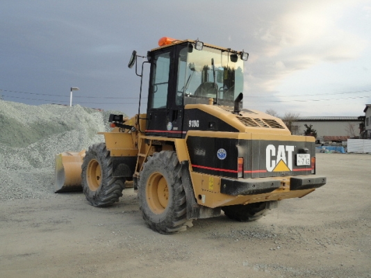 เก่านอกแท้ ค่ะ รถตักล้อยาง 910G-2  จากญี่ปุ่น สภาพสวยพร้อมใช้งานแน่นอน สนใจโทรเลยค่ะ 087-3310254 เจี๊ยบค่ะ