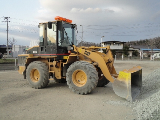 เก่านอกแท้ ค่ะ รถตักล้อยาง 910G-2  จากญี่ปุ่น สภาพสวยพร้อมใช้งานแน่นอน สนใจโทรเลยค่ะ 087-3310254 เจี๊ยบค่ะ