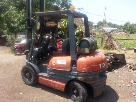 ขาย โฟรคลิฟ toyota เครื่องเบ็นซิล 2.5 ตัน เกียร์ออโต้ สภาพพร้อมใช้ครับ